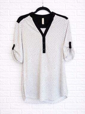Rue21 Polka Dot Blouse Black White Button Front Roll Tab Sleeve Women’s Large